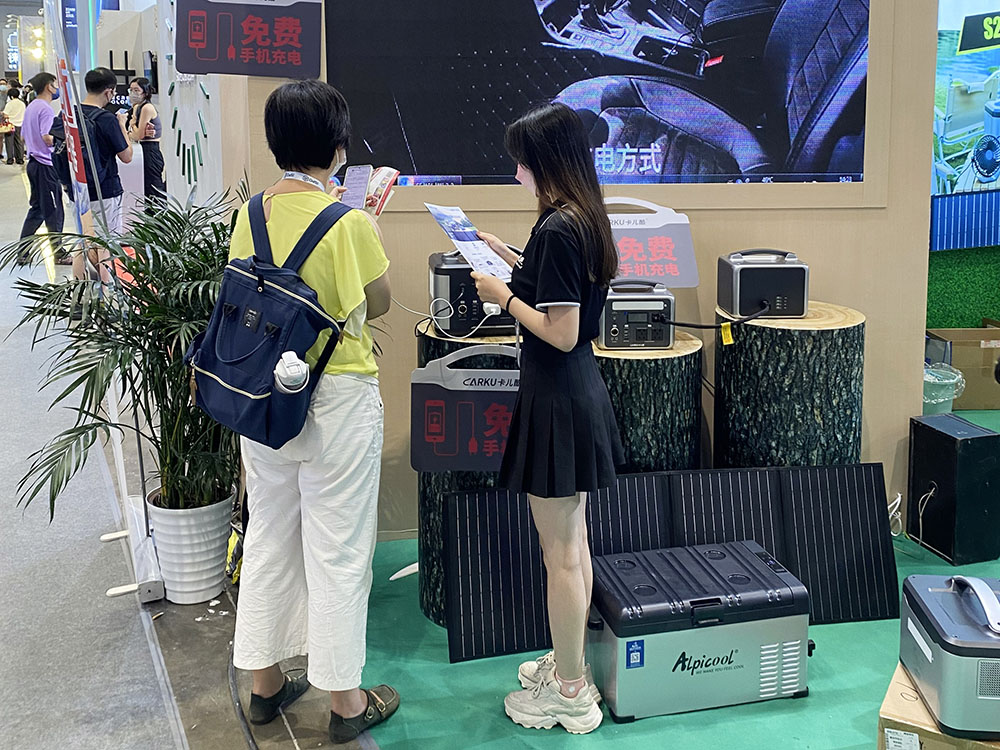 CARKU Brought “LIFEBMS iron-lithium safe mobile power bank” to the 2022 ISPO Exhibition